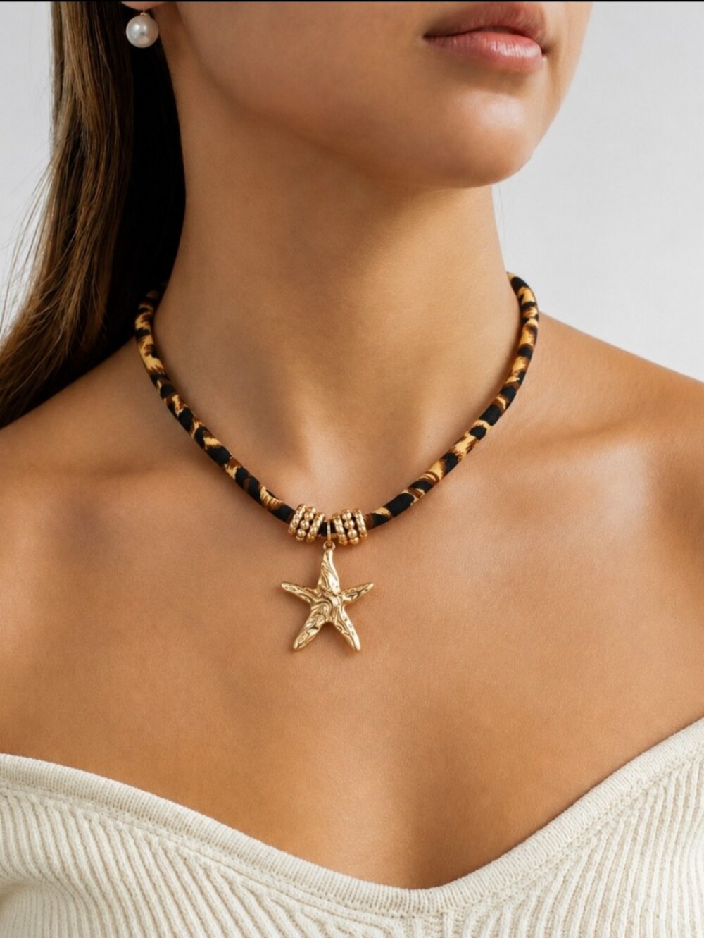 Gold Starfish Pendant Choker Necklace - Black & Gold